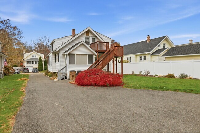 Building Photo - 41 Sterling Pl