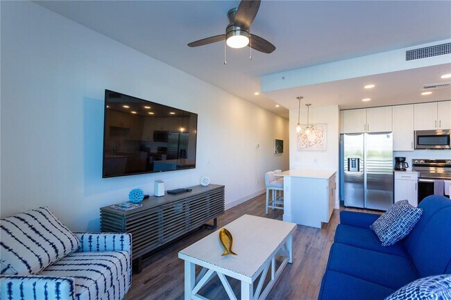 Building Photo - 1709 N Tamiami Trl