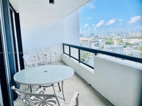 Building Photo - 2555 Collins Ave