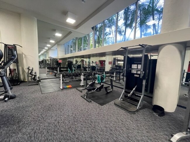 Building Photo - Honolulu Park Place - 2 Bedroom, 2 Bathroo...