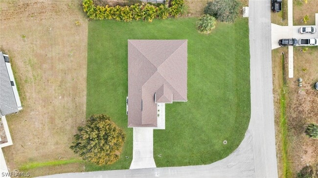 Building Photo - 569 Croydon Ave S