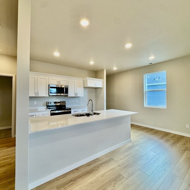 Building Photo - Beautiful Brand New Home!