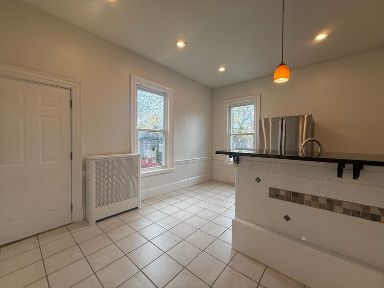 Building Photo - 4 Wabon St