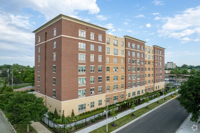 Primary Photo - Montclare Senior Residences of Englewood