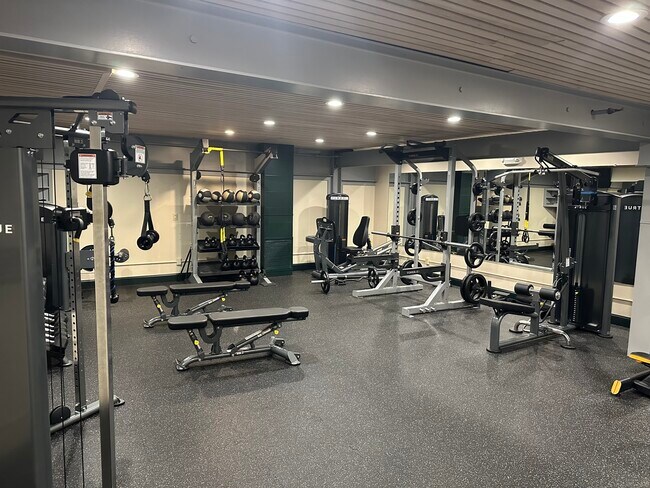 Building Photo - 25 Grand St