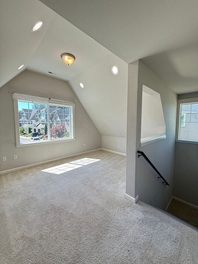 Building Photo - Spacious 3BR + Bonus Timber Creek Home for...
