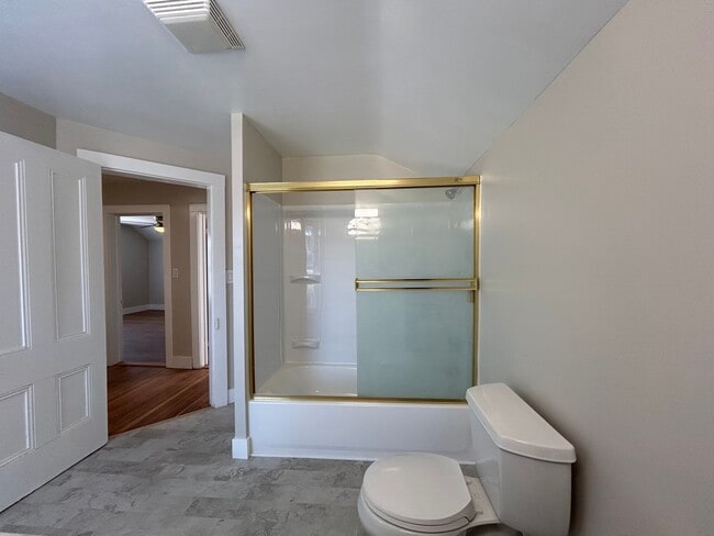 Building Photo - Vintage Aesthetic Meets Modern Glow-Up! Your Next Home Is Here!