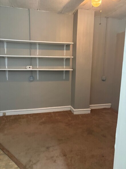 Building Photo - 2747 Limekiln Pike