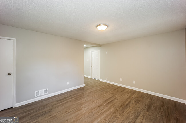 Building Photo - 8125 Attleboro Dr