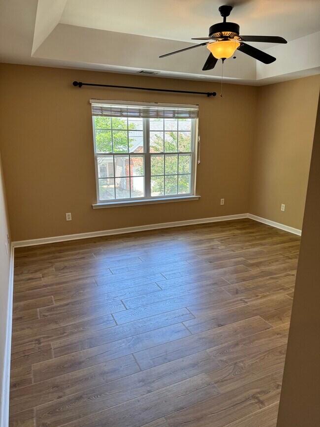 Building Photo - 119 Pine Walk Dr