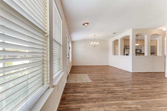 Building Photo - 725 Redwing Dr