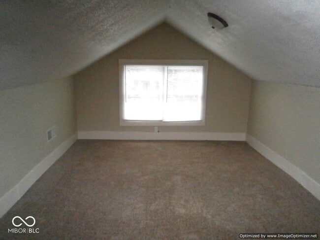 Building Photo - 324 W 41st St