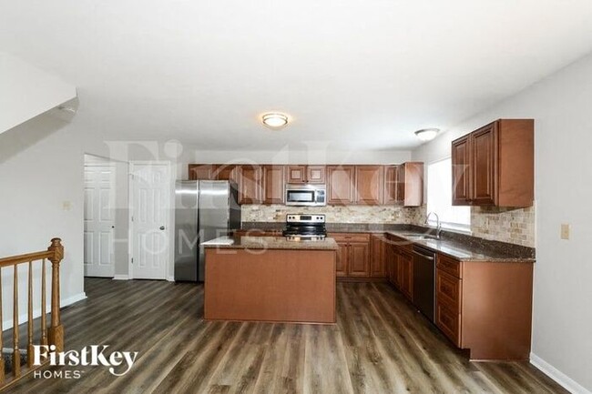 Building Photo - 16425 Bayshore Cove Ct