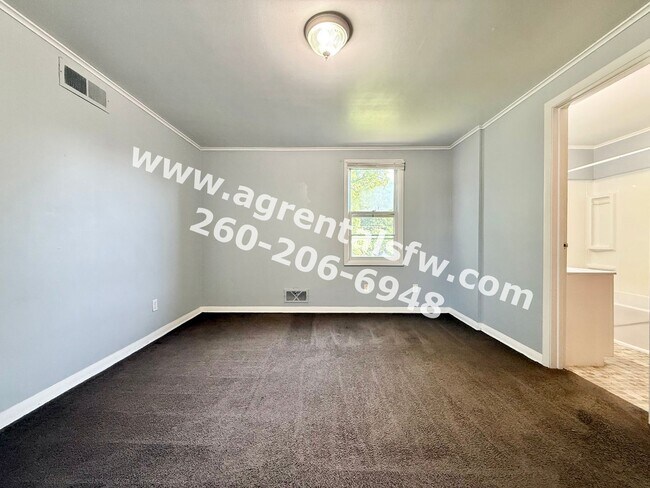 Building Photo - 325 Dalgren Ave