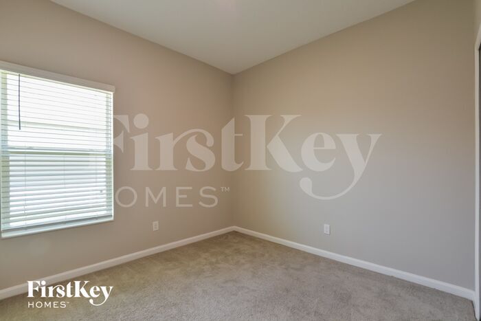 Building Photo - 3577 Fernanda Dr
