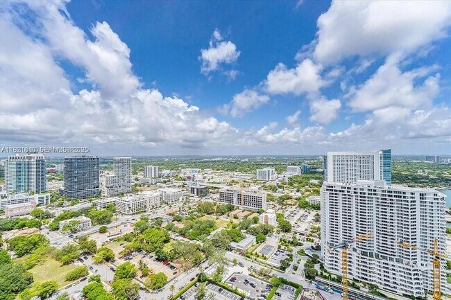 Building Photo - 650 NE 32nd St