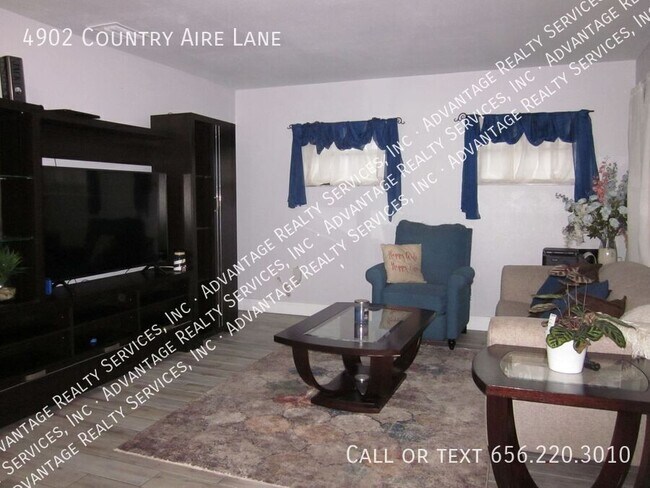 Building Photo - 4902 Country Aire Ln
