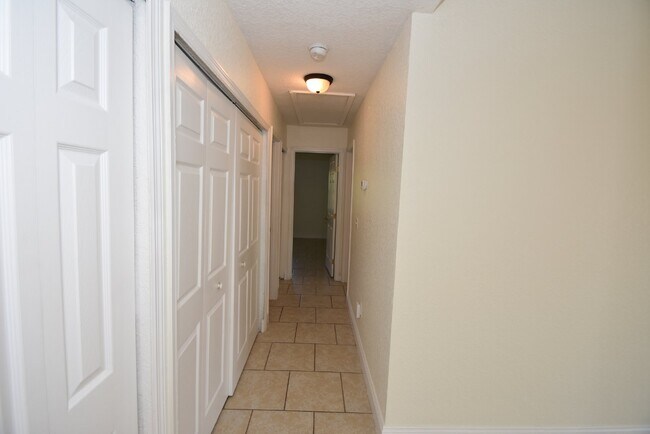 Building Photo - 42 Coral Reef Ct N