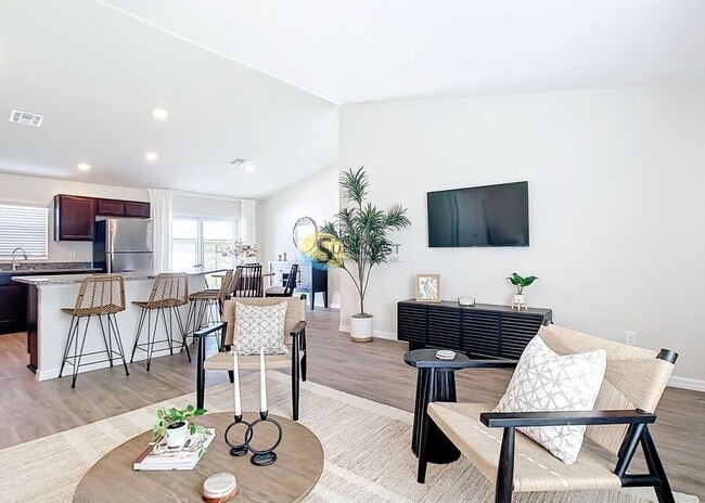 Building Photo - 38 Pershing Ln