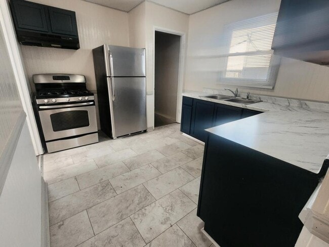 Building Photo - 2324 Buchanan St