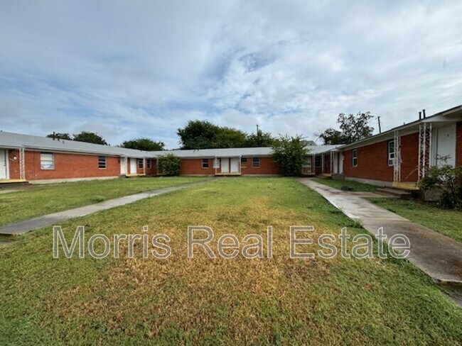 Primary Photo - 201 W Green Ave