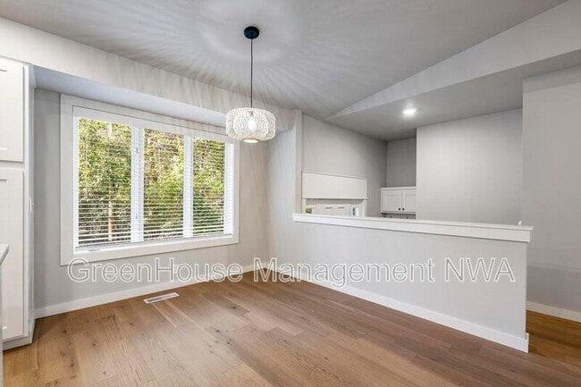 Building Photo - 6 Erith Ln