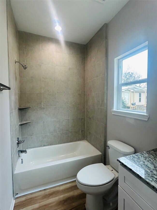 Building Photo - 1318 Stowell
