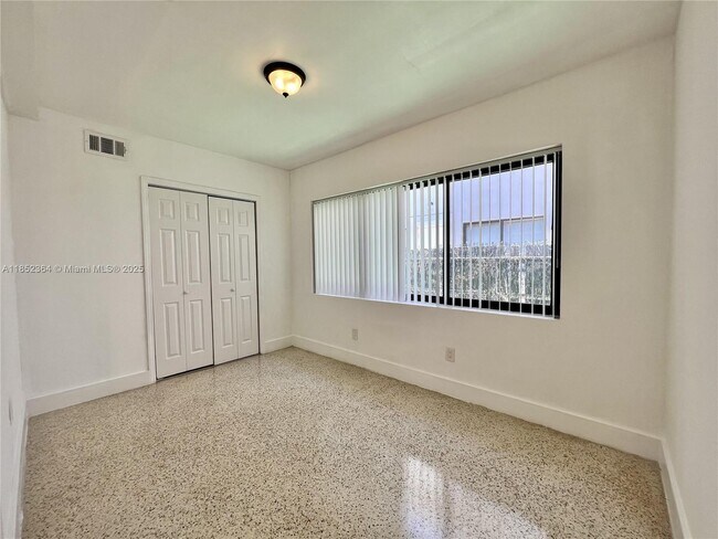 Building Photo - 877 80th St