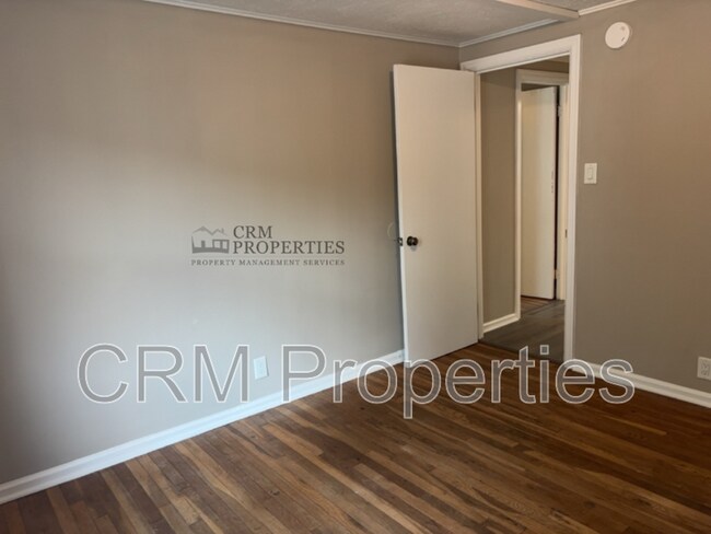 Building Photo - 1019 N McCann St