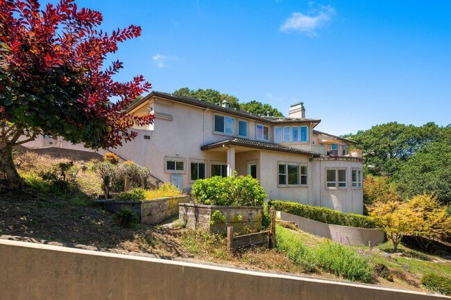 Building Photo - 10 Warrens Way