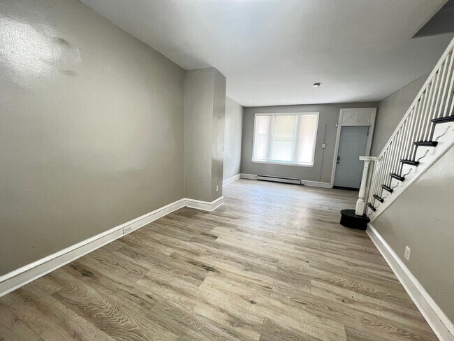 Building Photo - Remodeled 3b/1.5b House. Section 8 ONLY!