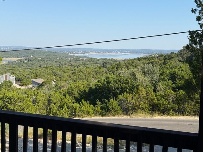 Building Photo - NEW ON MARKET (PRICE DROP!)