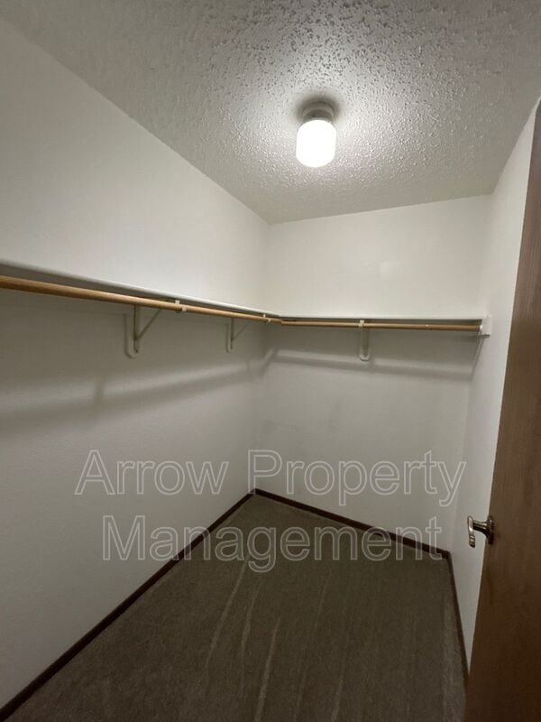 Building Photo - 203 E Arbor Ave