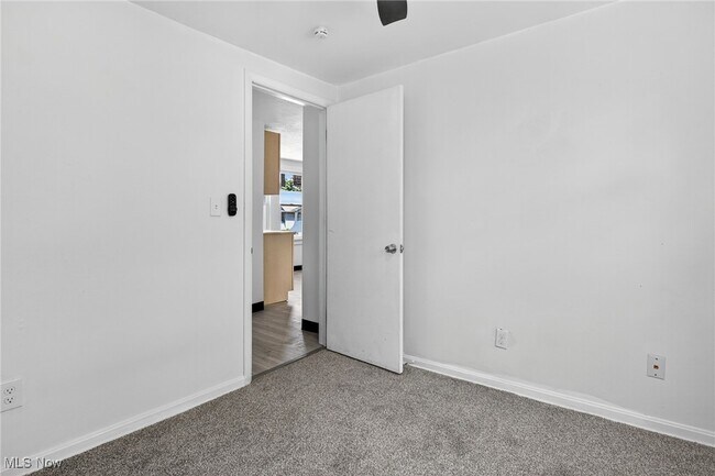 Building Photo - 2820 E 120th St