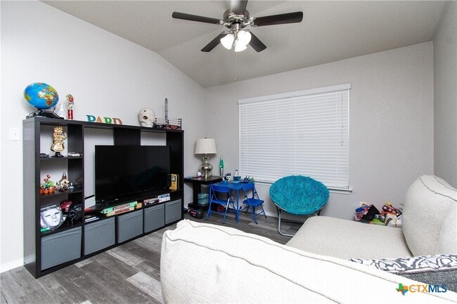 Building Photo - 705 Rowdy Dr