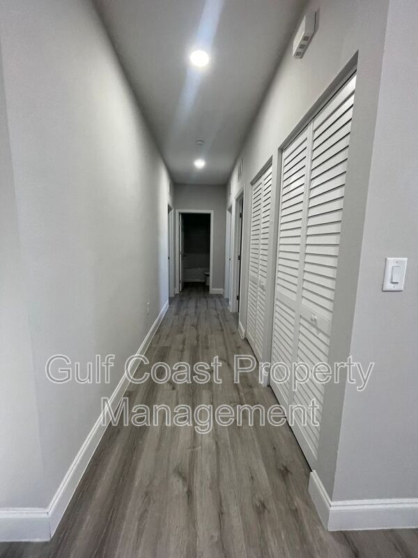 Building Photo - 136 Viewpoint Dr