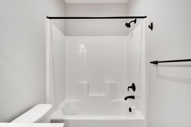 Building Photo - 4415 Horizon Dr