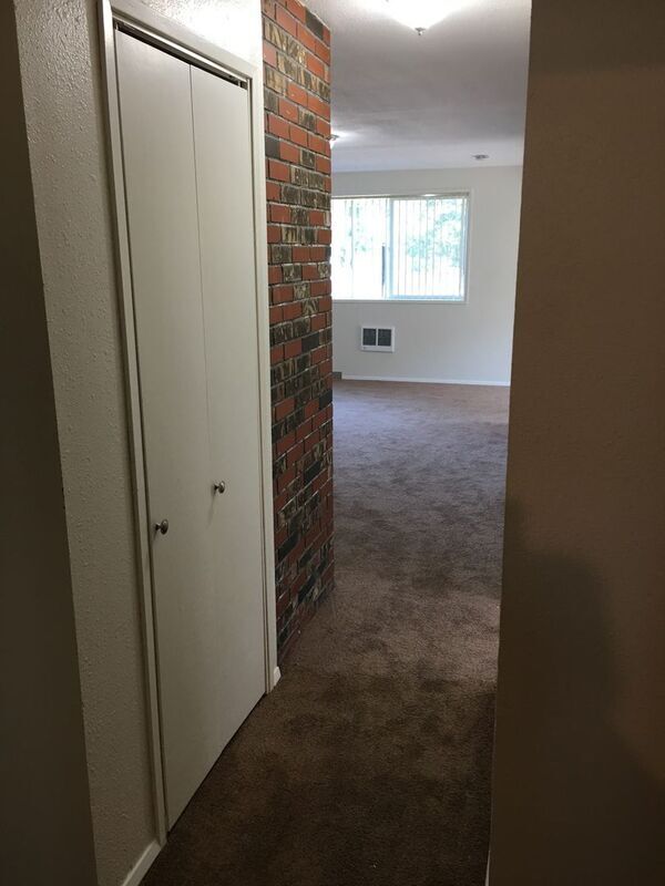 Building Photo - 17838 NE Multnomah Dr