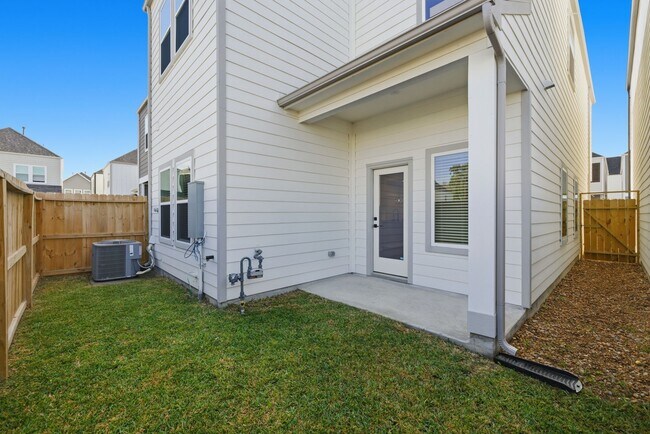 Building Photo - 411 Stonework Garden Ln