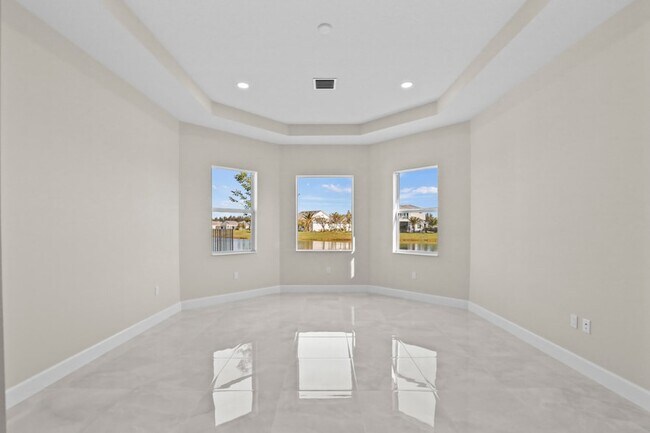 Building Photo - 14823 Wildwood Cir