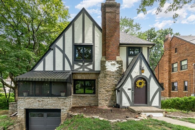 Building Photo - Modern Elegance Meets Mt. Lookout Charm – ...