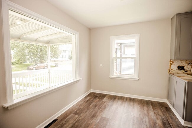 Building Photo - Beautifully Remodeled Three Bedroom Home F...