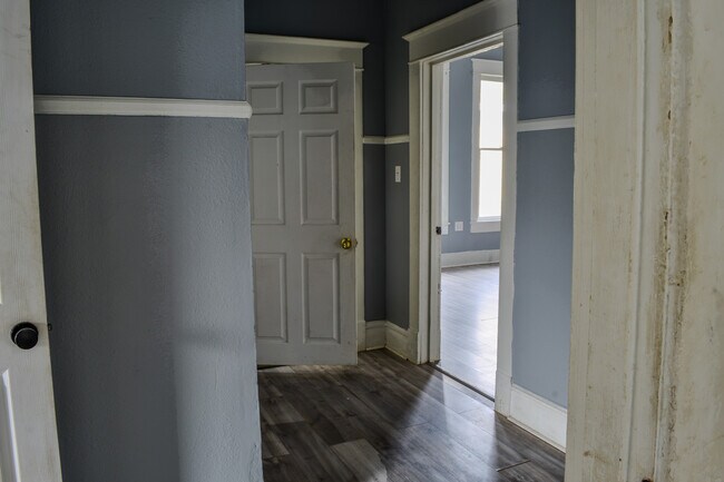 Building Photo - 2416 Highland Ave