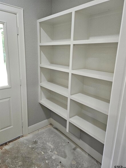 Building Photo - 100 Cook St