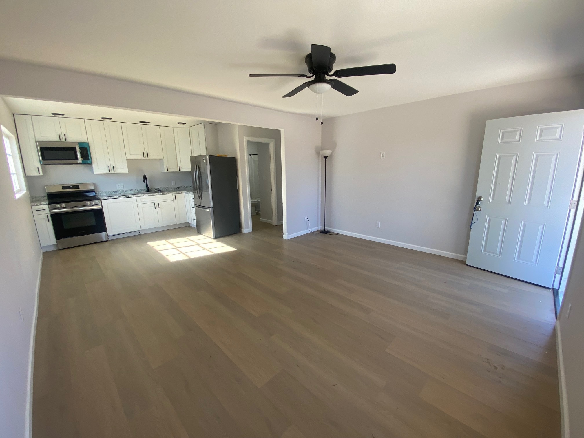 living room v1 - 3988 Teak St