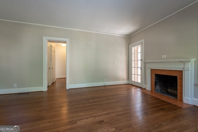 Building Photo - 208 Shadowmoor Dr
