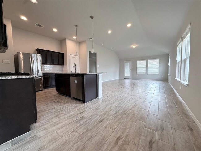 Building Photo - 120 Trailside Ln