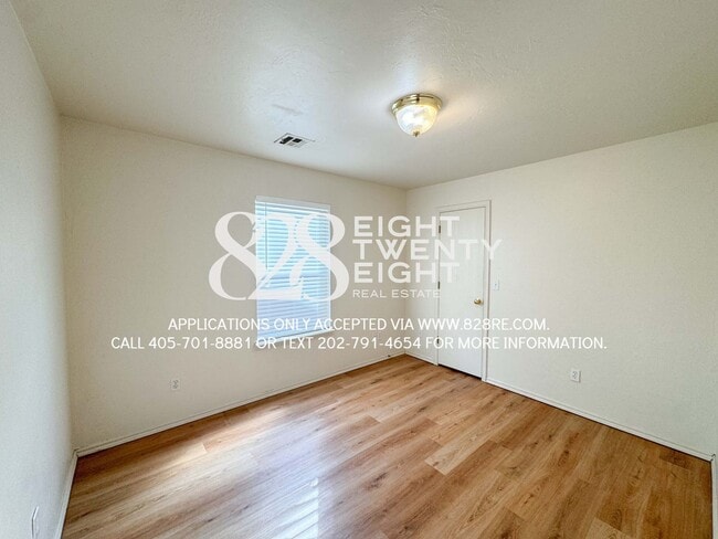 Building Photo - 1919 Leeds Ln