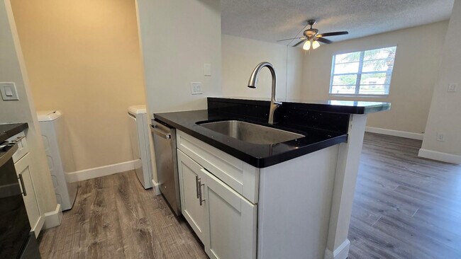 Building Photo - 1259 SW 46th Ave