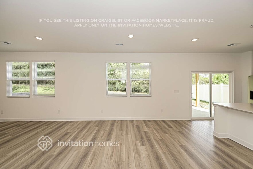 Building Photo - 208 E Millbrook Dr